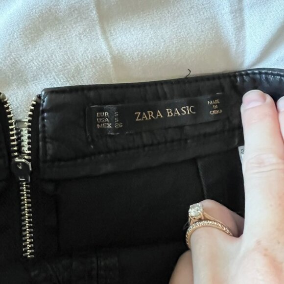 Faux leather Zara mini skrt - Picture 2 of 3